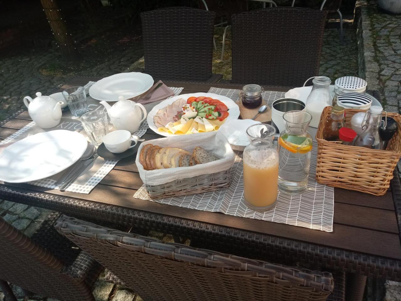 城墙背面公寓式酒店 波兹南 外观 照片
